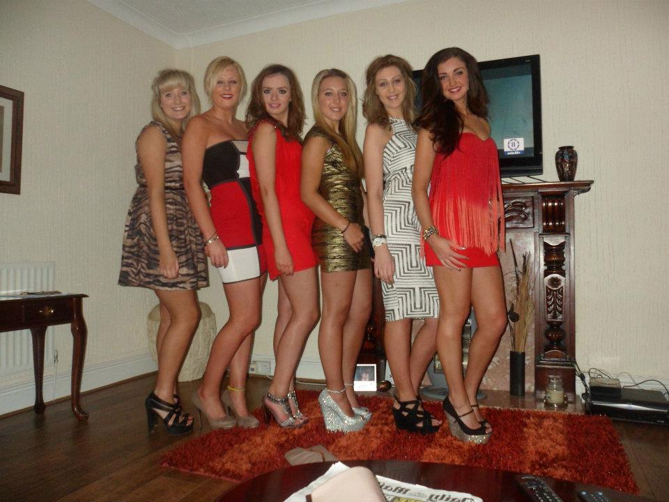 Hot amateur chicks in tight  photo